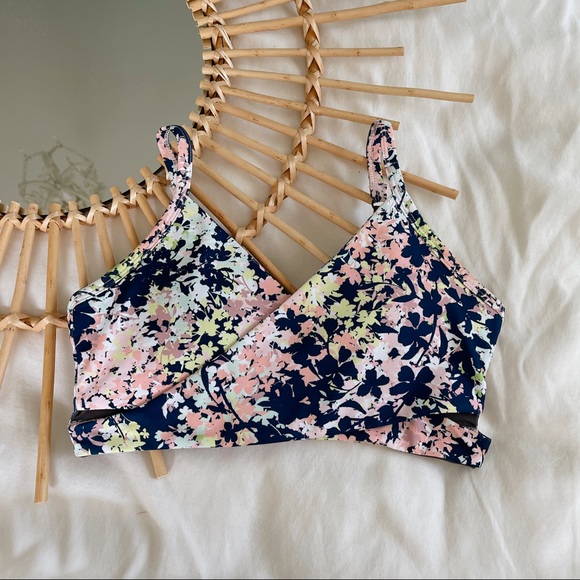 Fabletics Floral Workout Set - Picture 3 of 8